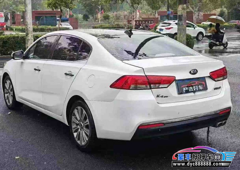 17年起亚K4轿车抵押车出售