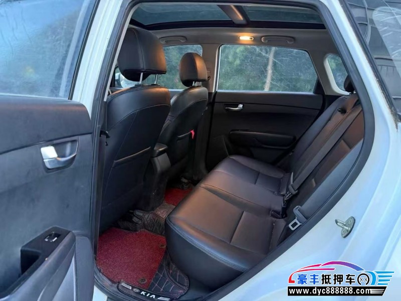 15年起亚KX3轿车抵押车出售