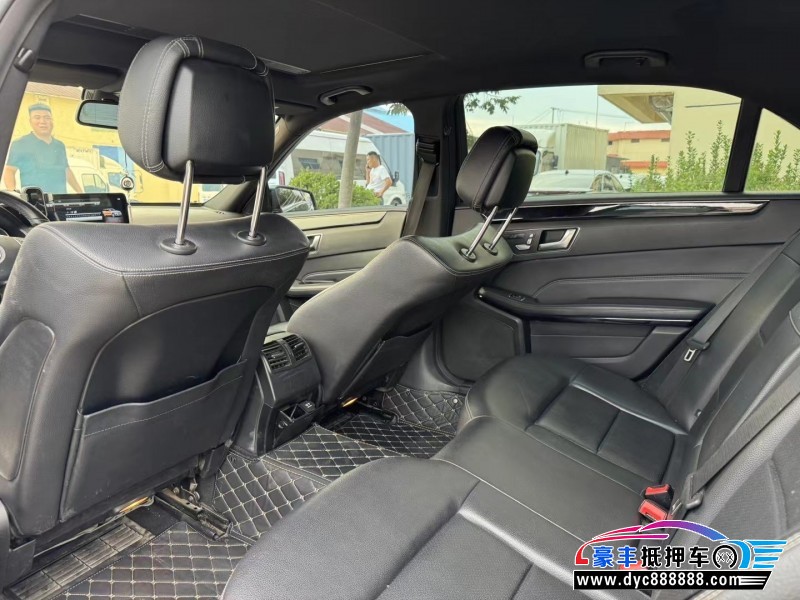 14年奔驰E轿车抵押车出售