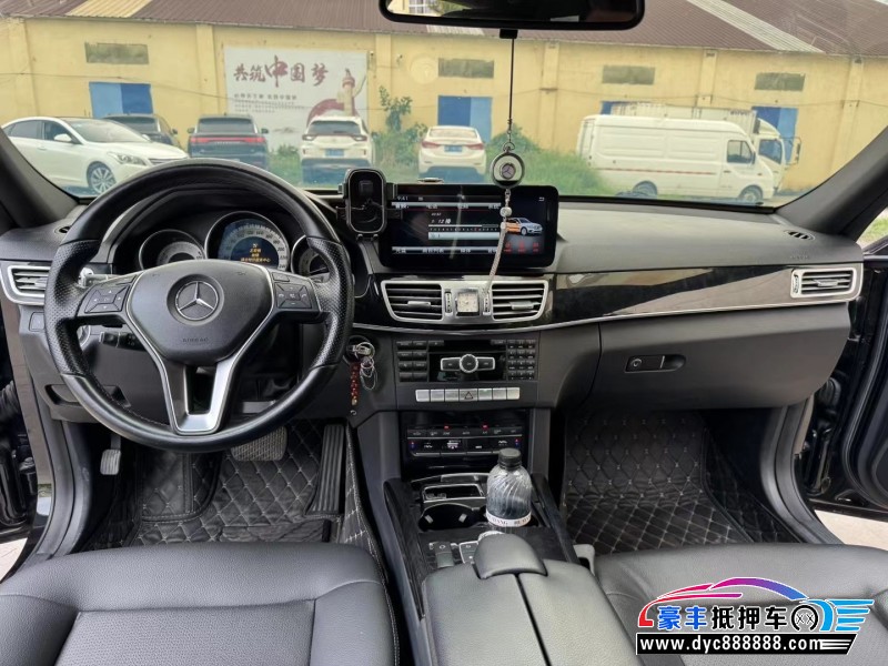 14年奔驰E轿车抵押车出售