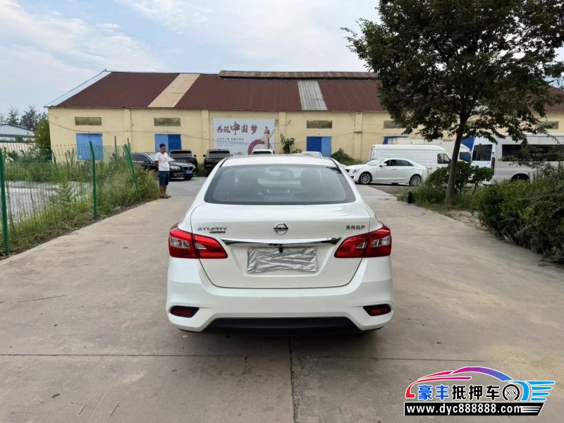 22年日产轩逸轿车抵押车出售