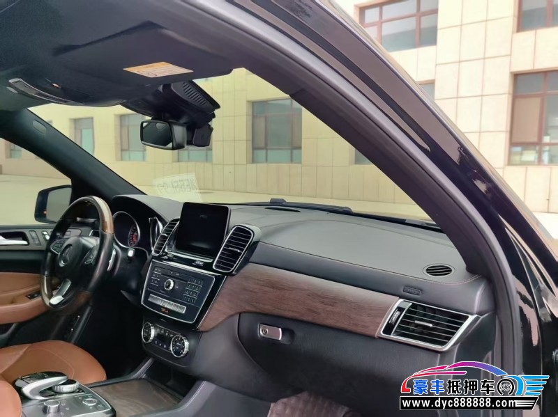 16年奔驰GLS轿车抵押车出售