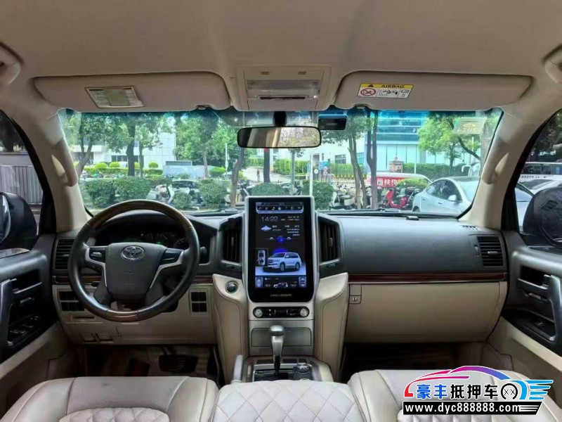 18年丰田兰德酷路泽（陆巡）轿车抵押车出售