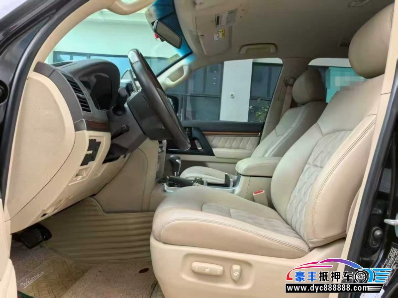 18年丰田兰德酷路泽（陆巡）轿车抵押车出售