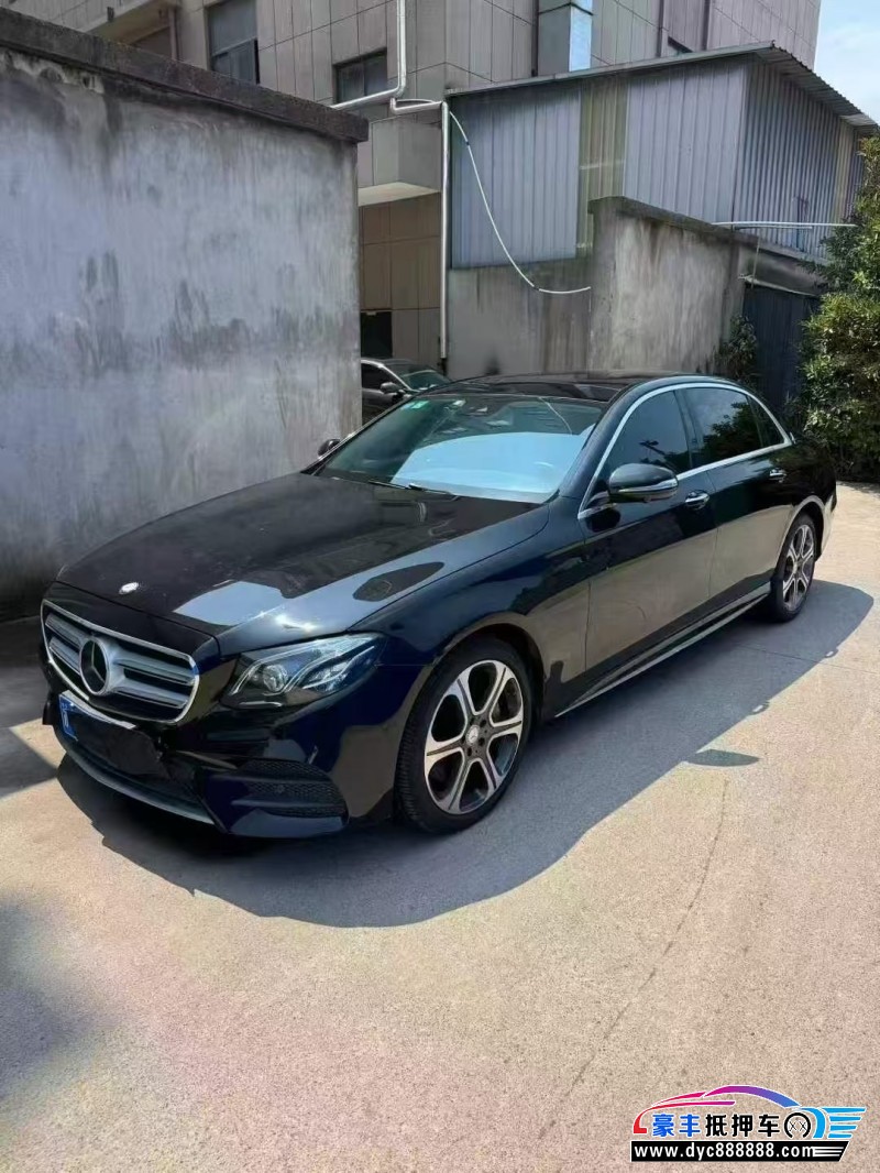 17年奔驰E级轿车抵押车出售