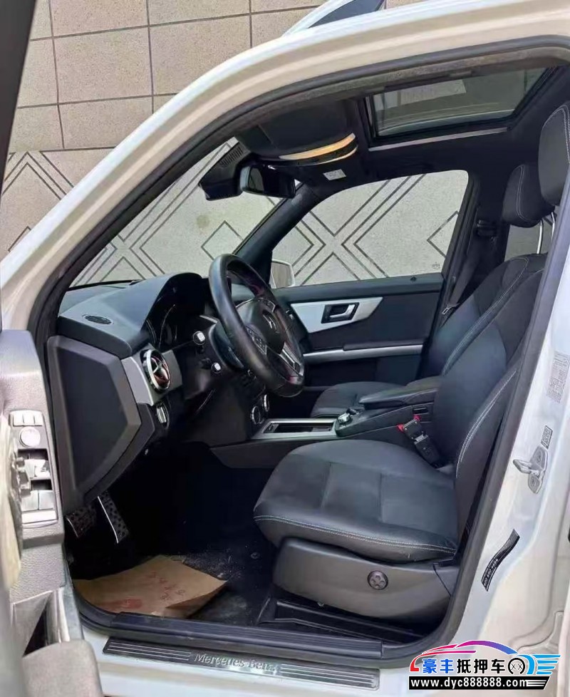 17年奔驰GLK轿车抵押车出售