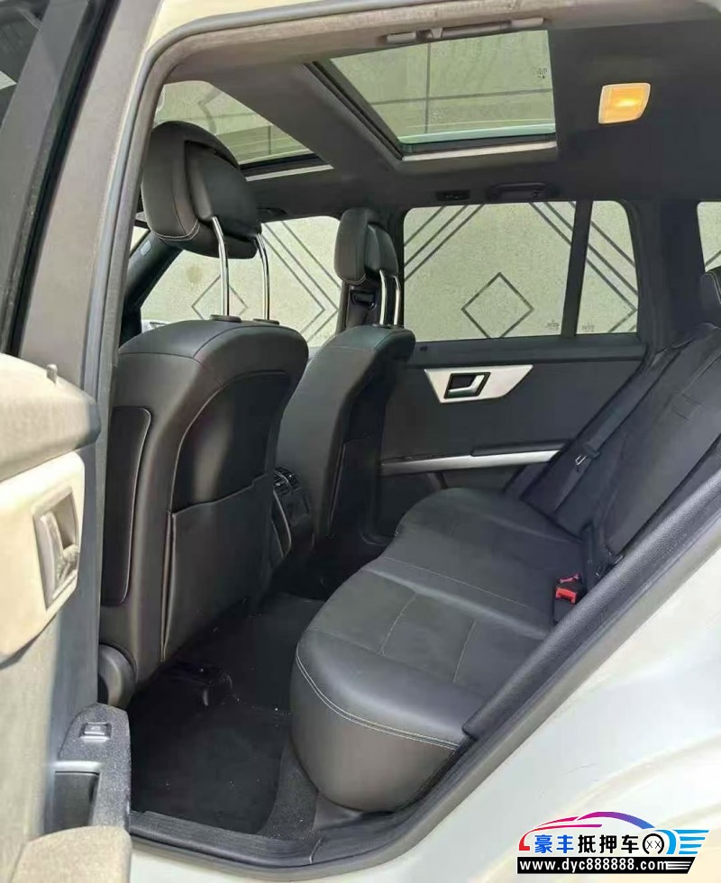 17年奔驰GLK轿车抵押车出售