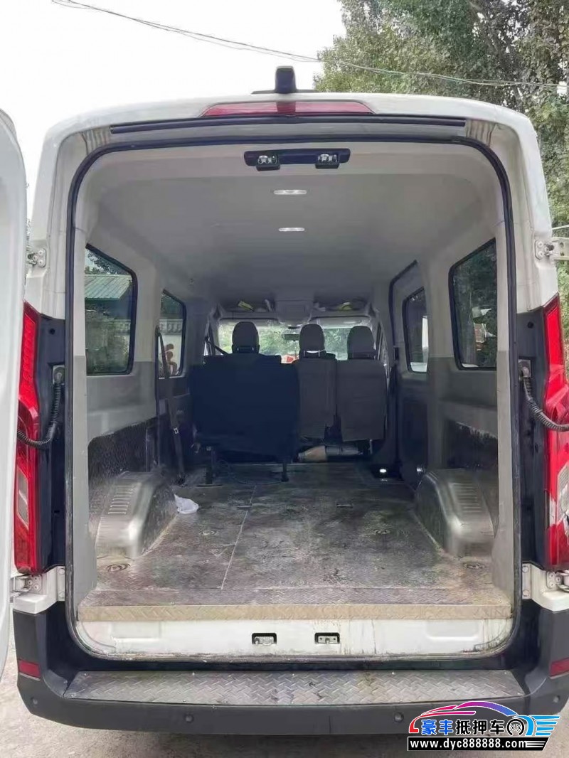 24年上汽大通V90轿车抵押车出售