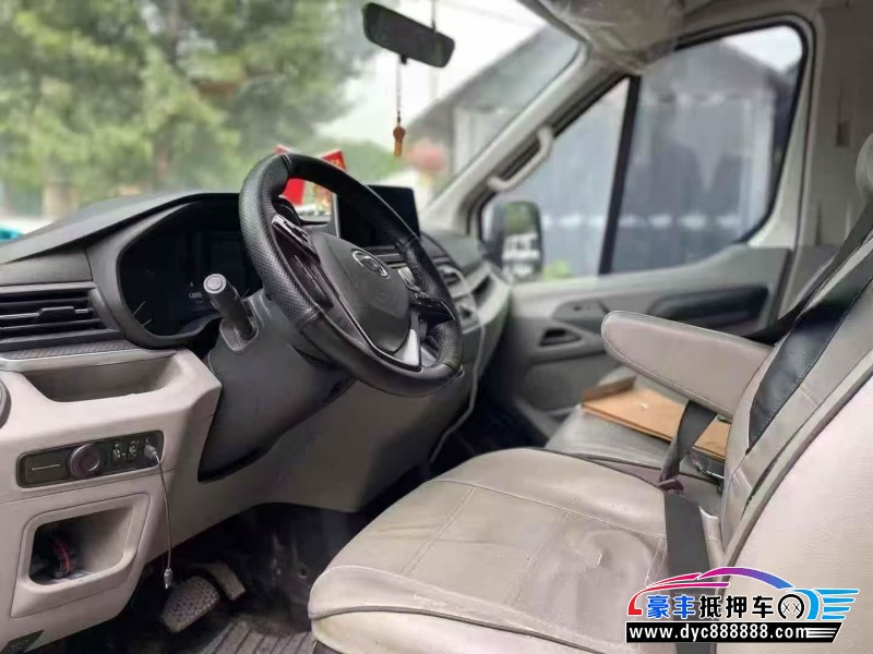 24年上汽大通V90轿车抵押车出售