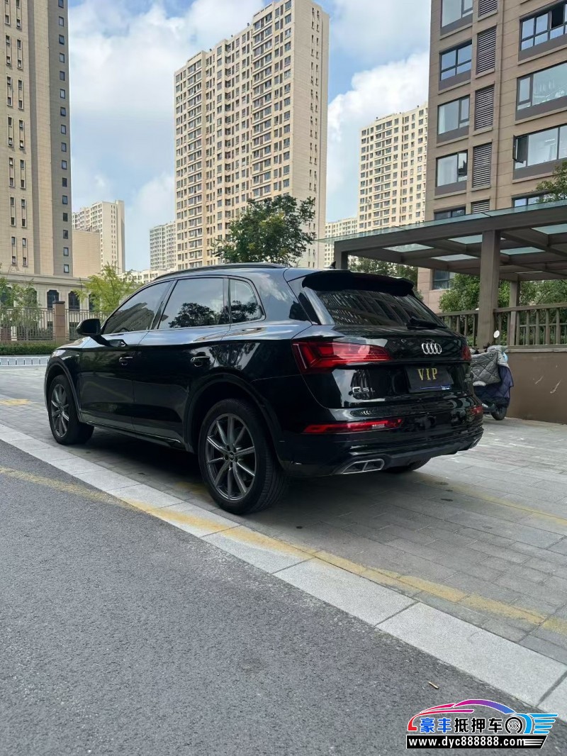 23年奥迪Q5轿车抵押车出售