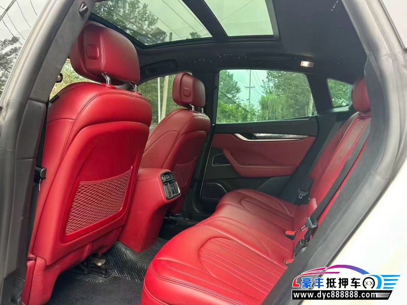 17年玛莎拉蒂莱万特轿车抵押车出售