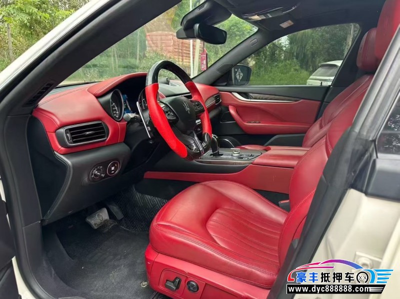 17年玛莎拉蒂莱万特轿车抵押车出售