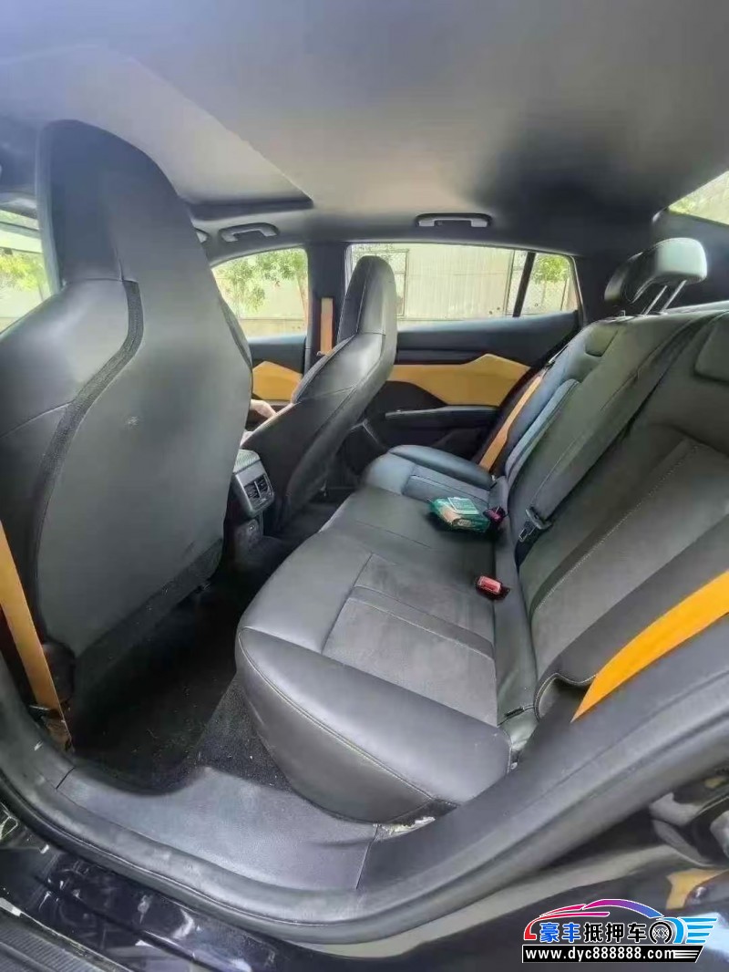 25年东风风神奕炫轿车抵押车出售