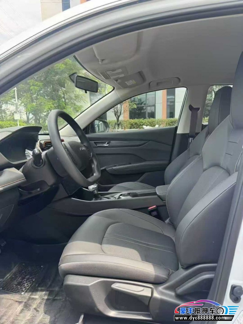 25年东风风神奕炫轿车抵押车出售