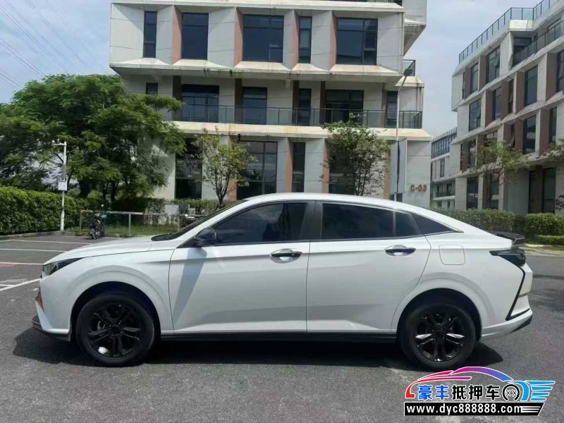 25年东风风神奕炫轿车抵押车出售