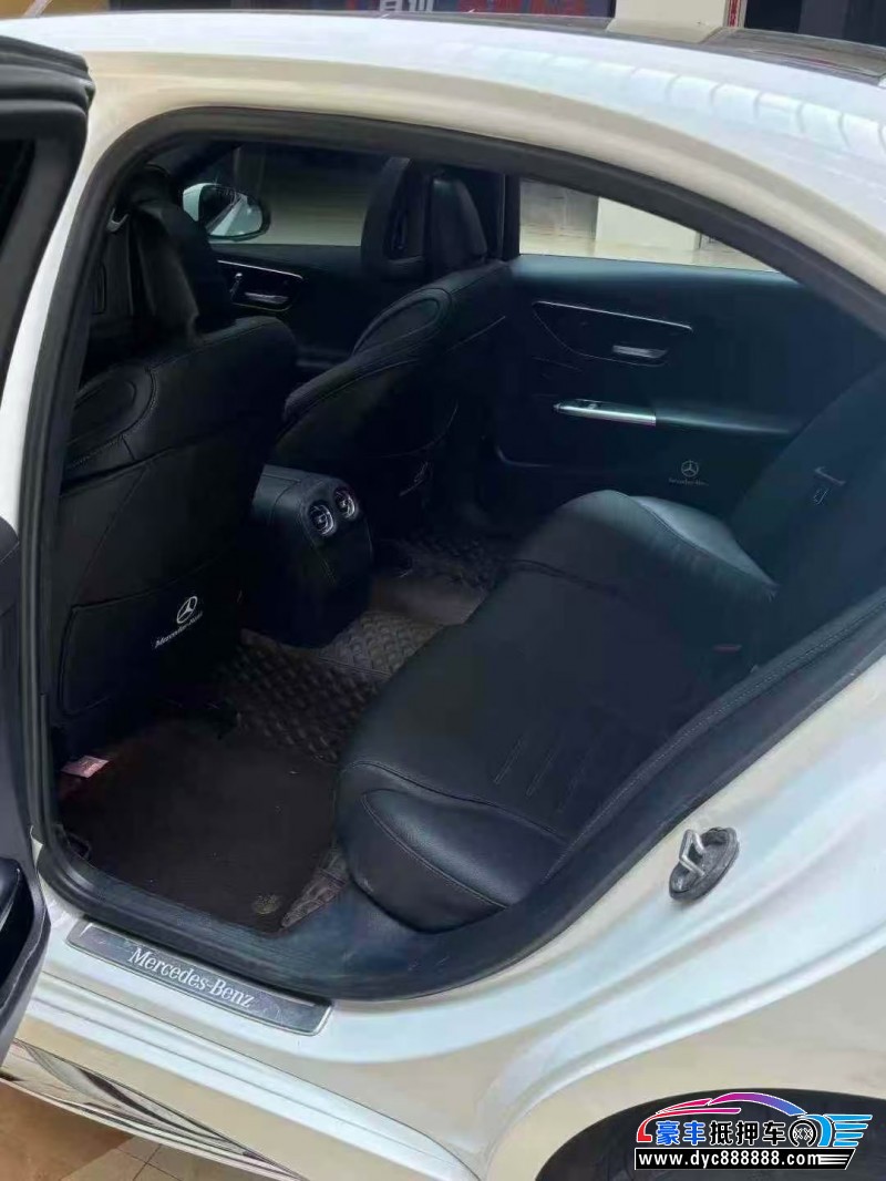22年奔驰C轿车抵押车出售