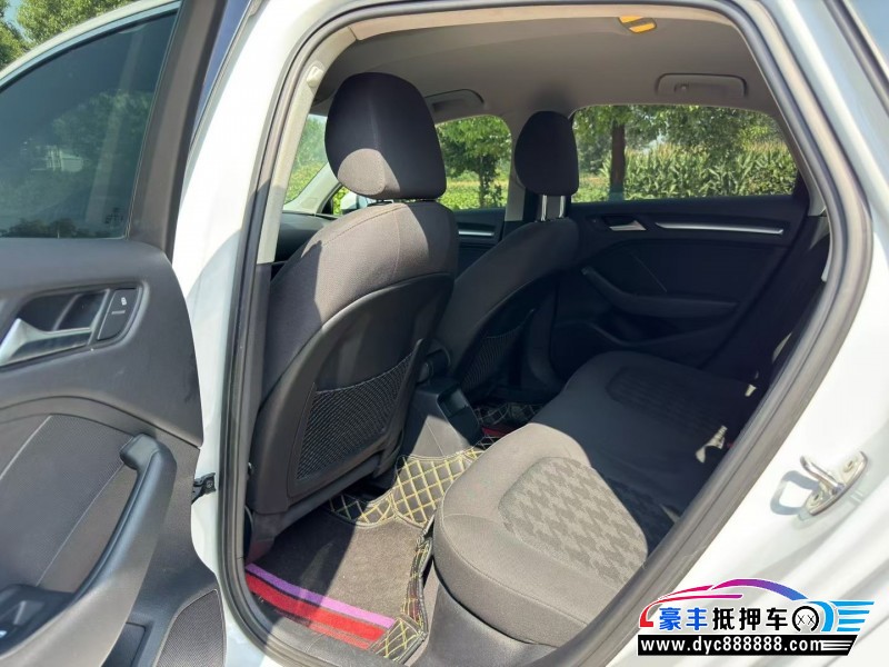 17年奥迪A3轿车抵押车出售