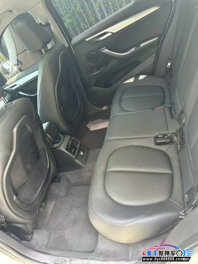 17年宝马X1轿车抵押车出售