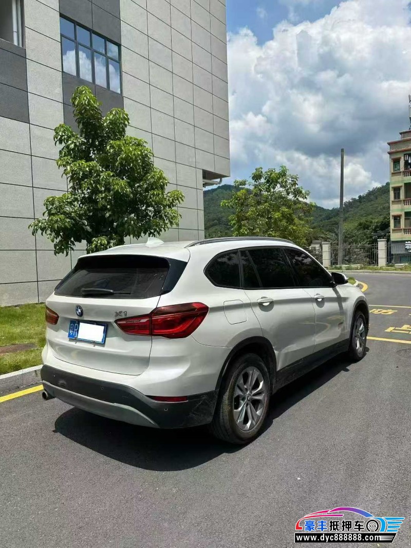 17年宝马X1轿车抵押车出售