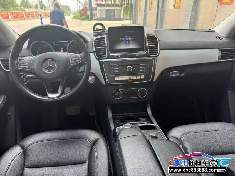 19年奔驰GLE轿车抵押车出售