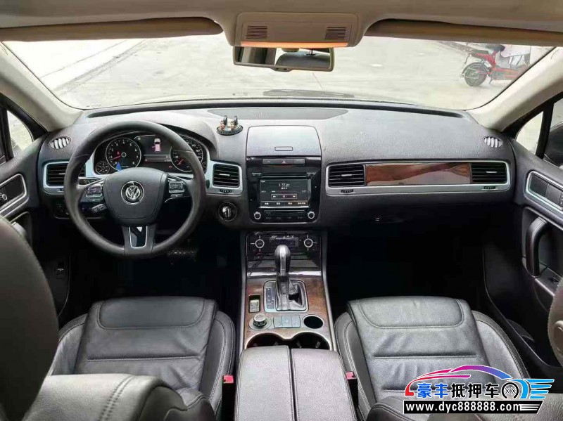 15年大众途锐轿车抵押车出售