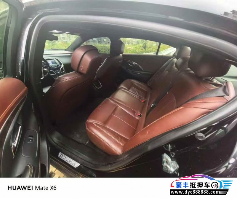 15年别克君越轿车抵押车出售