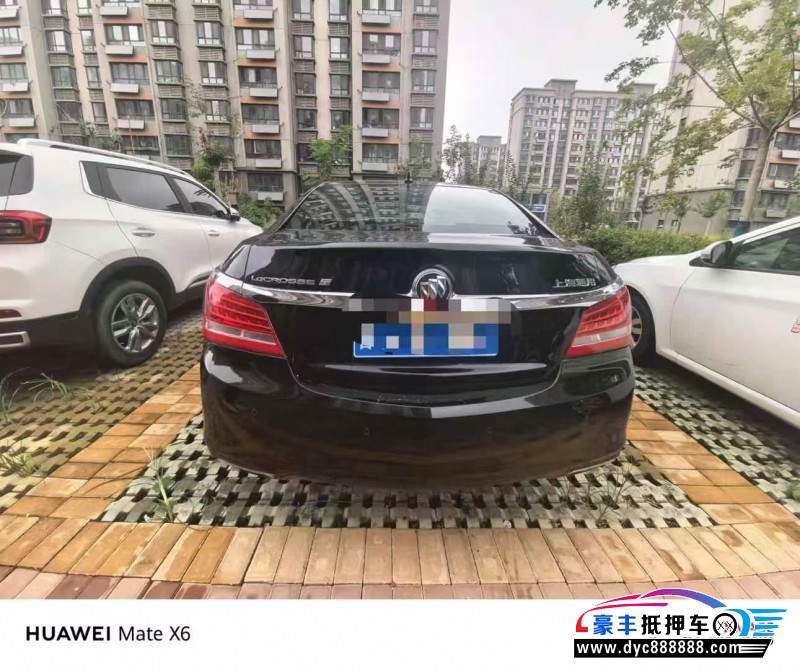 15年别克君越轿车抵押车出售