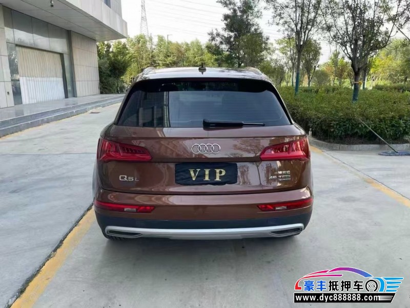 19年奥迪Q5轿车抵押车出售