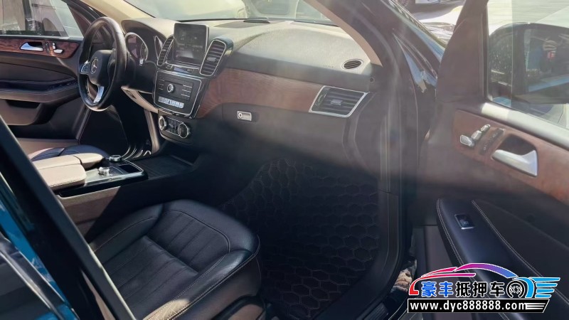 16年奔驰GLE轿车抵押车出售