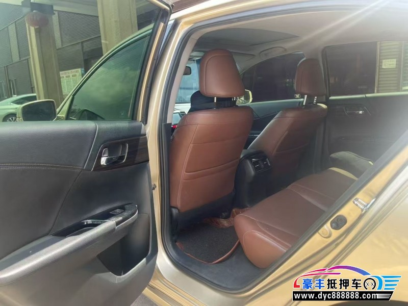 17年本田雅阁轿车抵押车出售