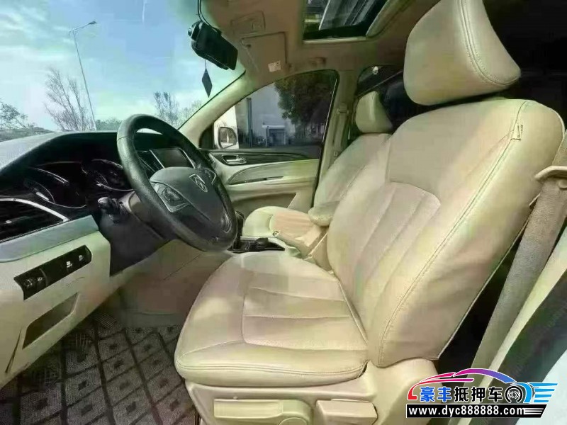 17年宝骏730轿车抵押车出售