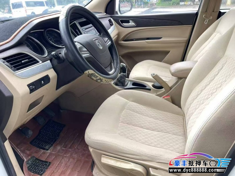 17年宝骏730轿车抵押车出售