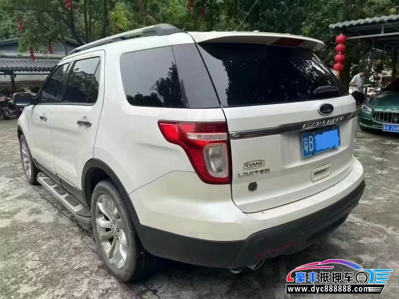 14年福特探险者轿车抵押车出售