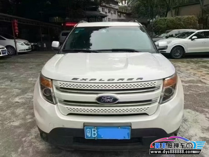 14年福特探险者轿车抵押车出售