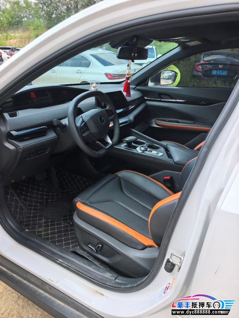 24年长安长安UNI轿车抵押车出售