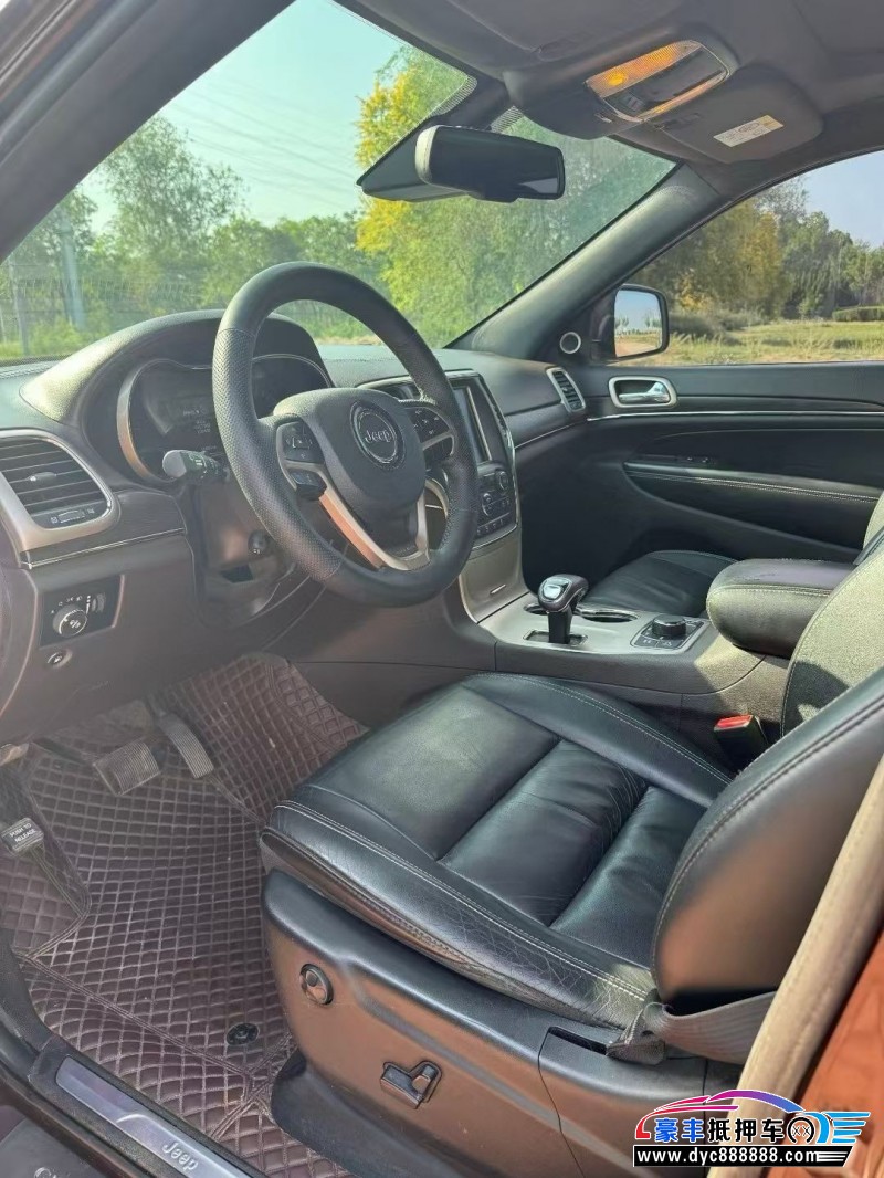 13年Jeep大切诺基轿车抵押车出售