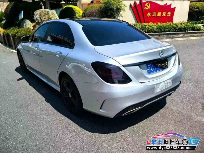 19年奔驰C轿车抵押车出售