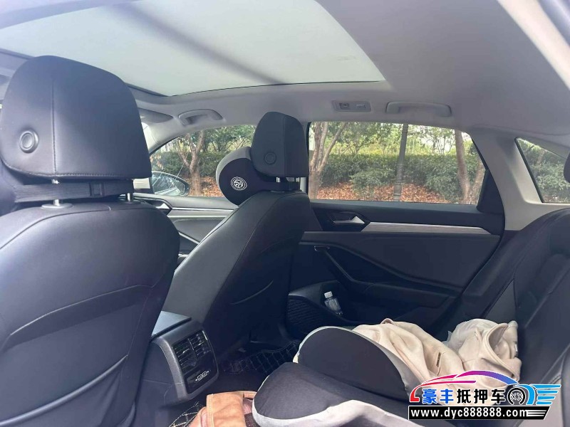 21年大众速腾轿车抵押车出售