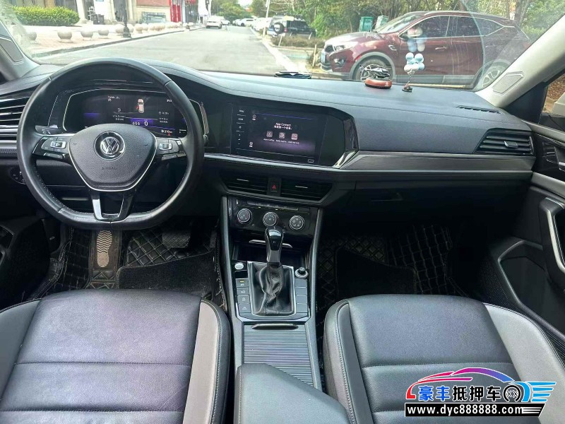 21年大众速腾轿车抵押车出售