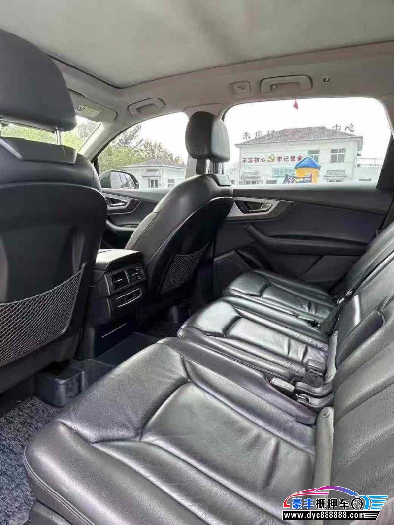 16年奥迪Q7轿车抵押车出售