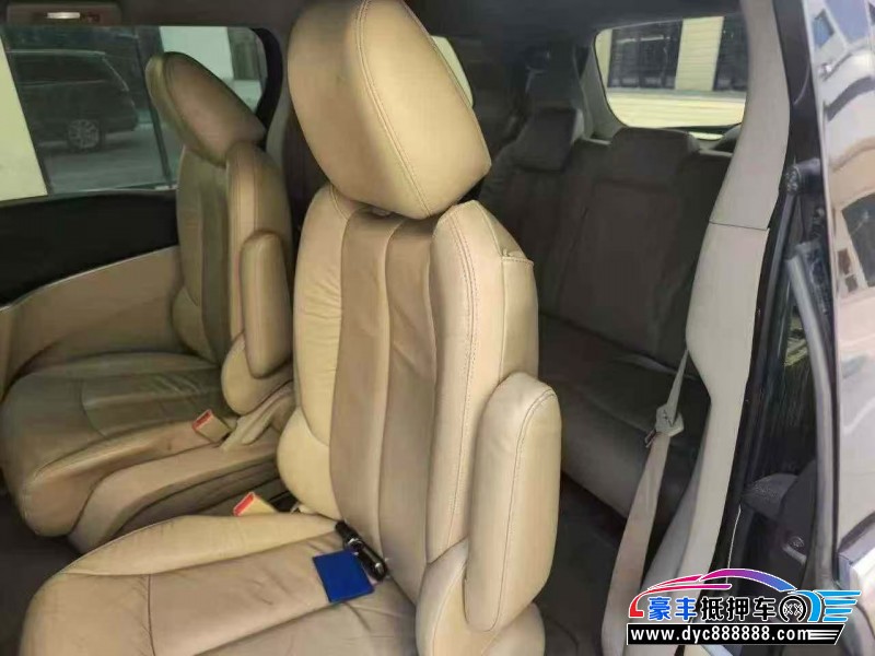 15年别克GL8轿车抵押车出售