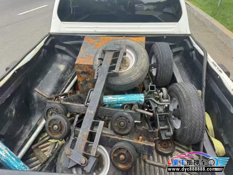 17年江铃域虎轿车抵押车出售