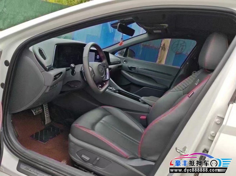 23年现代索纳塔轿车抵押车出售