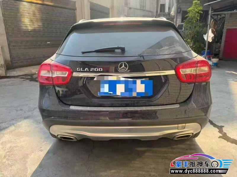 16年奔驰GLA轿车抵押车出售