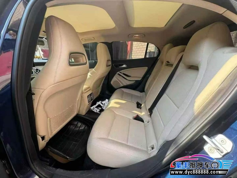 16年奔驰GLA轿车抵押车出售