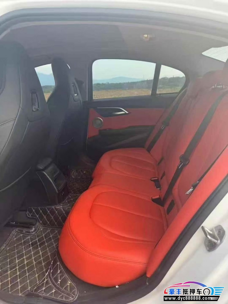 23年宝马1系轿车抵押车出售