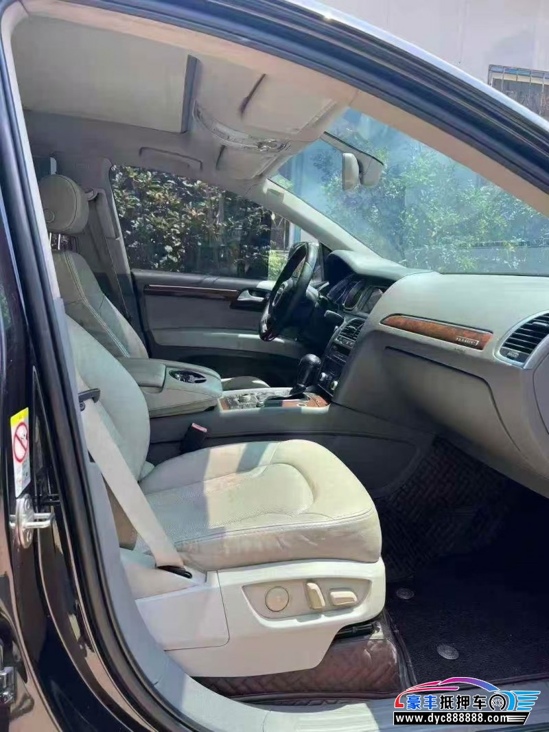 11年奥迪Q7轿车抵押车出售