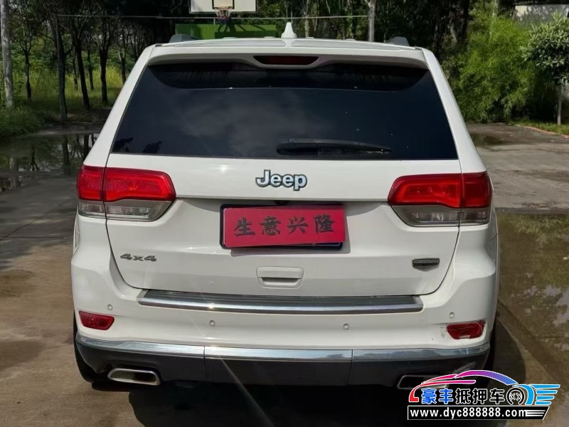 15年Jeep大切诺基轿车抵押车出售