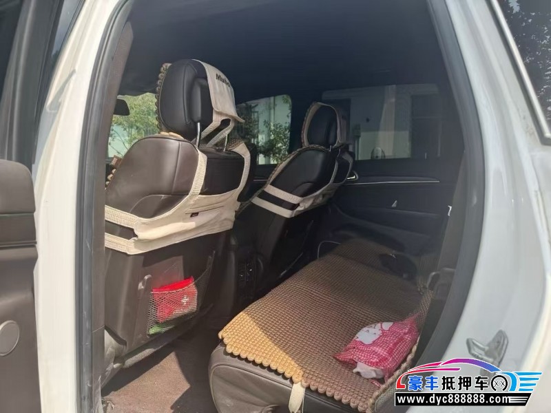 15年Jeep大切诺基轿车抵押车出售