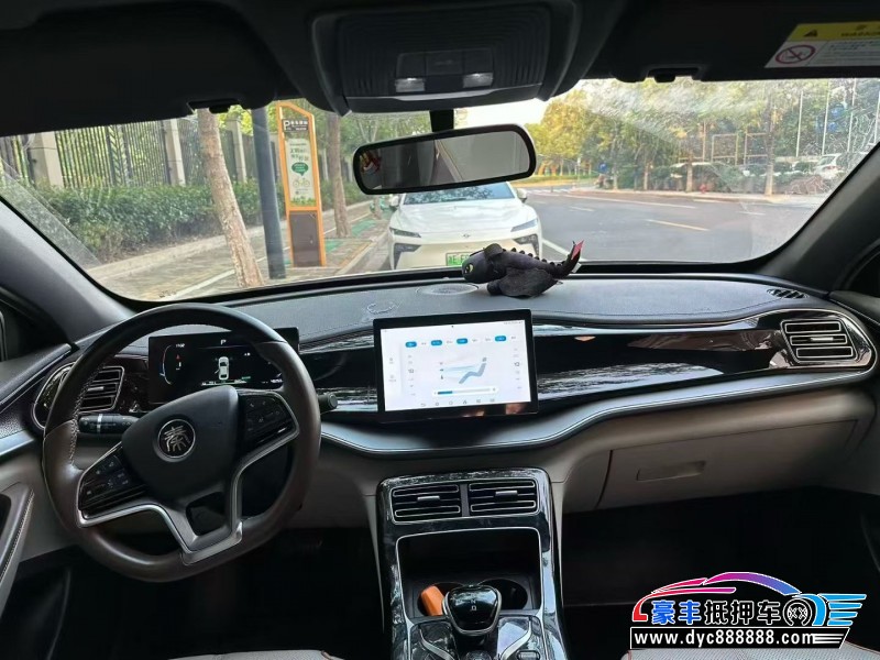 23年比亚迪秦轿车抵押车出售